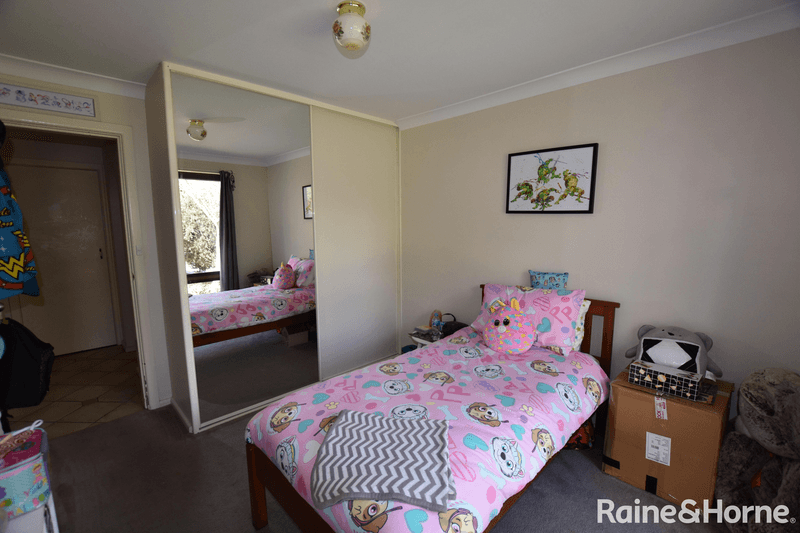 14 Pitta Pitta Place, ORANGE, NSW 2800