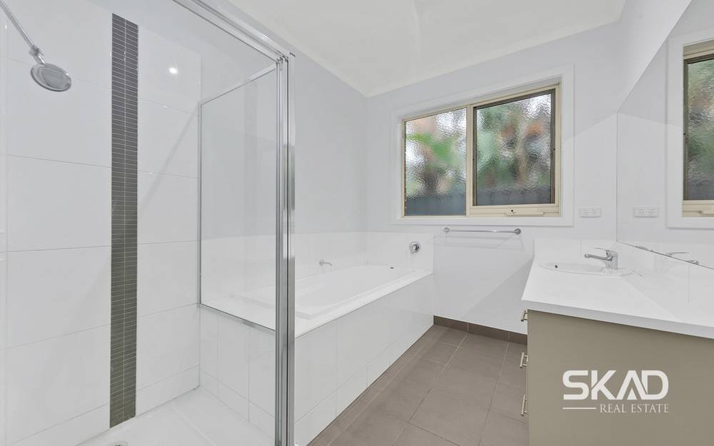 18 Mount Eccles Way, SOUTH MORANG, VIC 3752