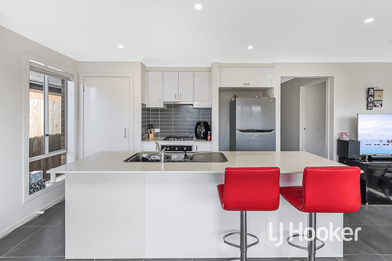 20 Newcastle Drive, OFFICER, VIC 3809