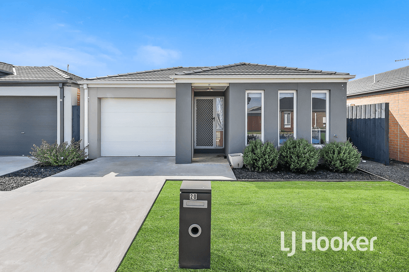 20 Newcastle Drive, OFFICER, VIC 3809