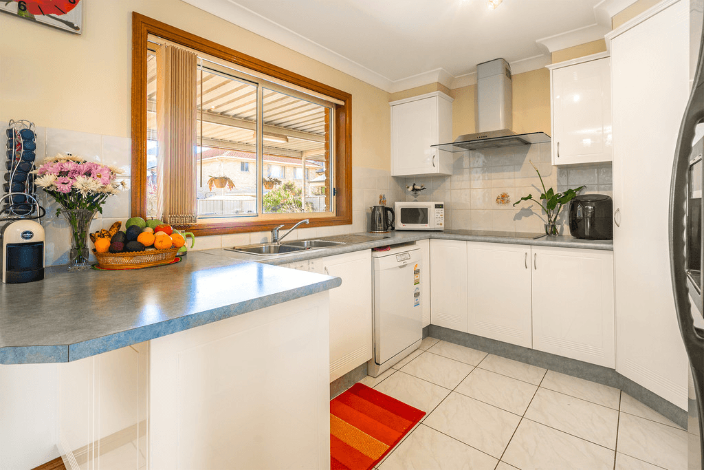 9 Domenic Close, HOXTON PARK, NSW 2171