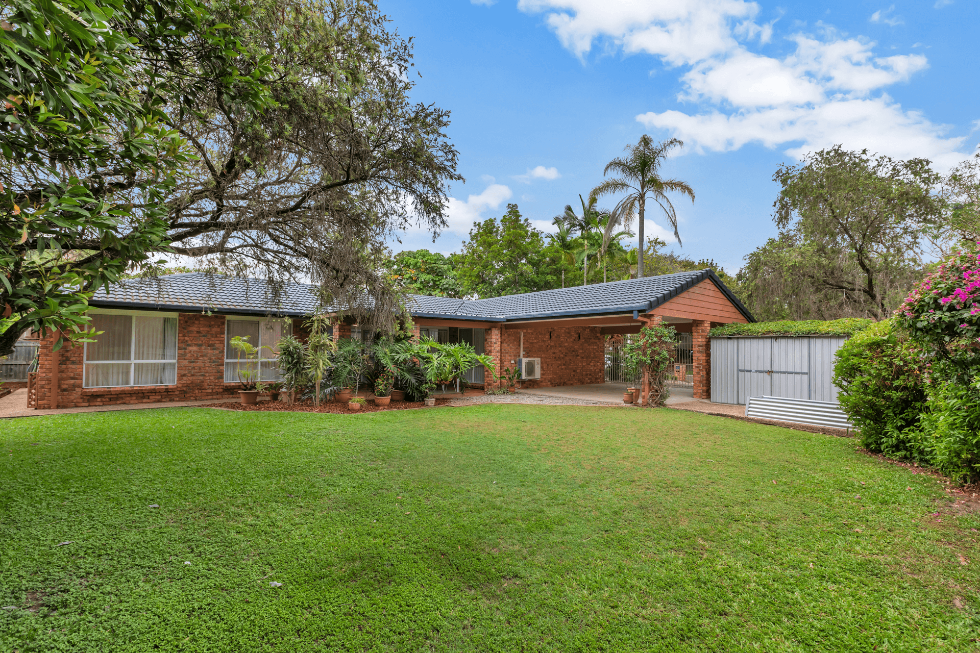 2 Chatburn Street, CHAPEL HILL, QLD 4069