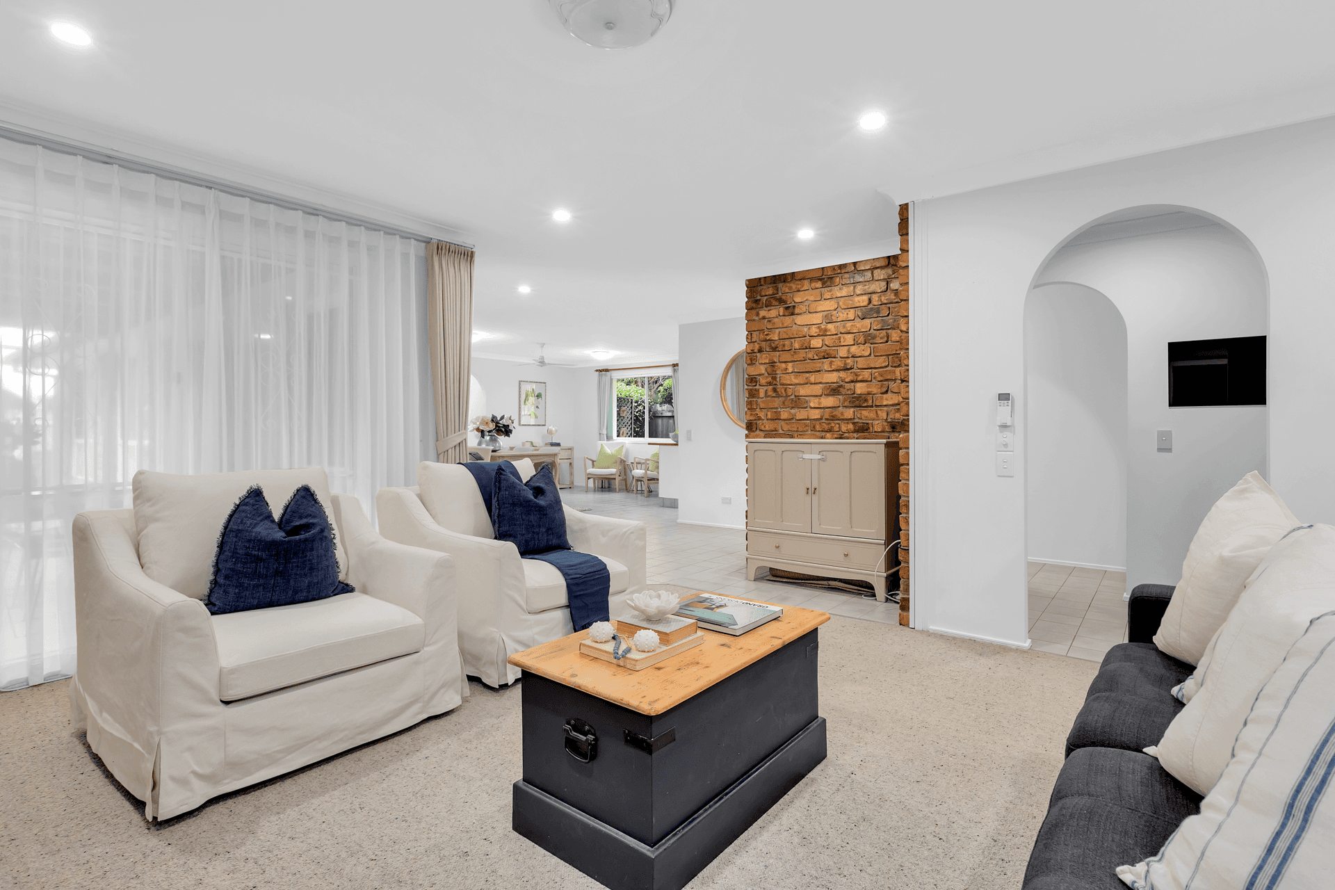 2 Chatburn Street, CHAPEL HILL, QLD 4069