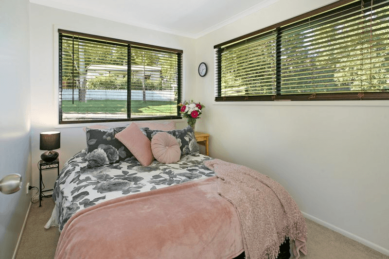 2/10 Cherry Street, MALENY, QLD 4552