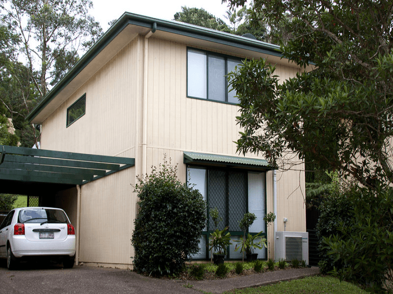 2/10 Cherry Street, MALENY, QLD 4552