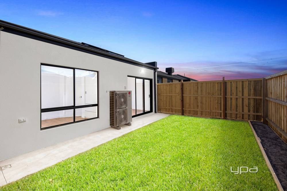 34 Pavilion Street, Deanside, VIC 3336