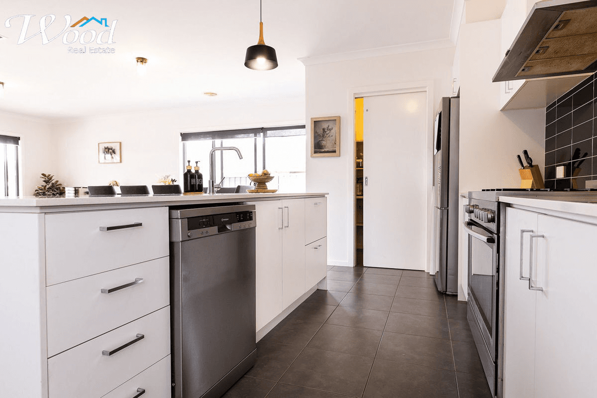 577 Chant St, LAVINGTON, NSW 2641