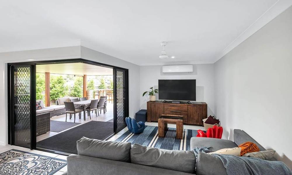 11 BARRY STREET, GRACEMERE, QLD 4702