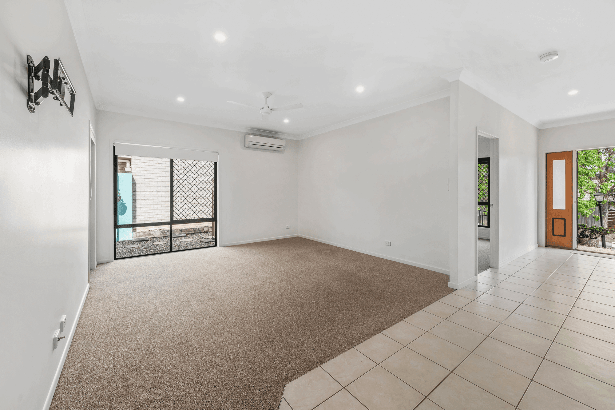 15 Greenview Avenue, BEERWAH, QLD 4519