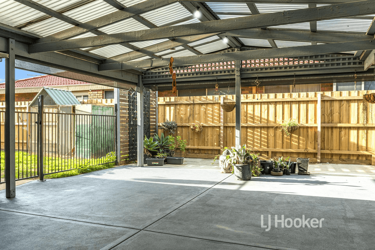 52 Westleigh Drive, WERRIBEE, VIC 3030