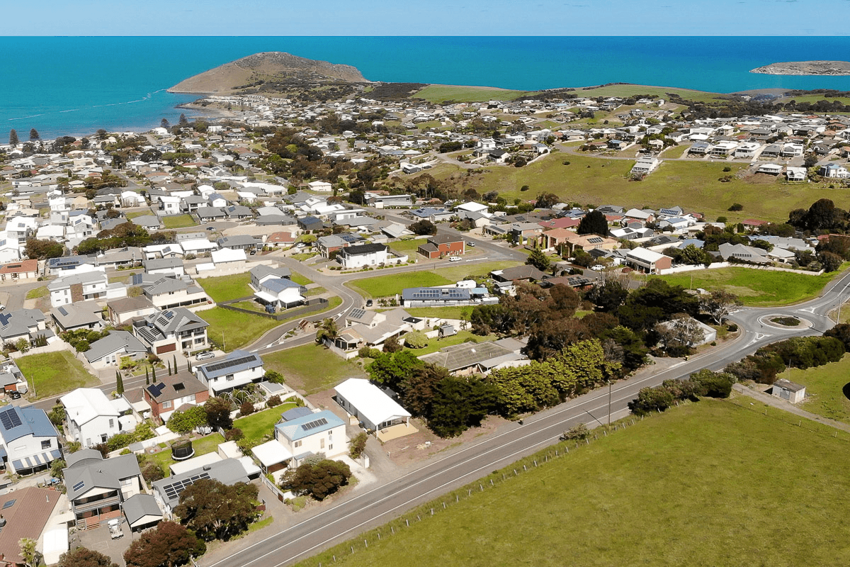 3 Stone Hut Cct, ENCOUNTER BAY, SA 5211