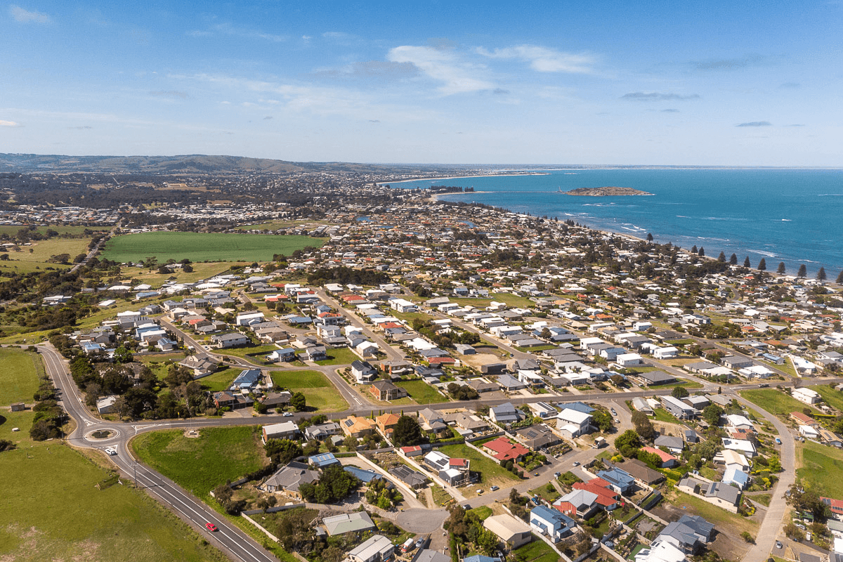 3 Stone Hut Cct, ENCOUNTER BAY, SA 5211