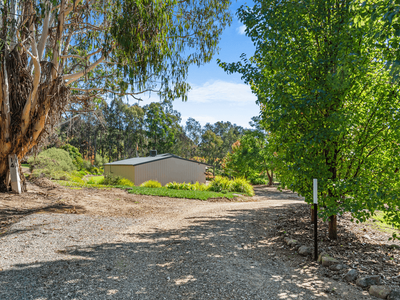 14 Longos Lane,, MYRTLEFORD, VIC 3737