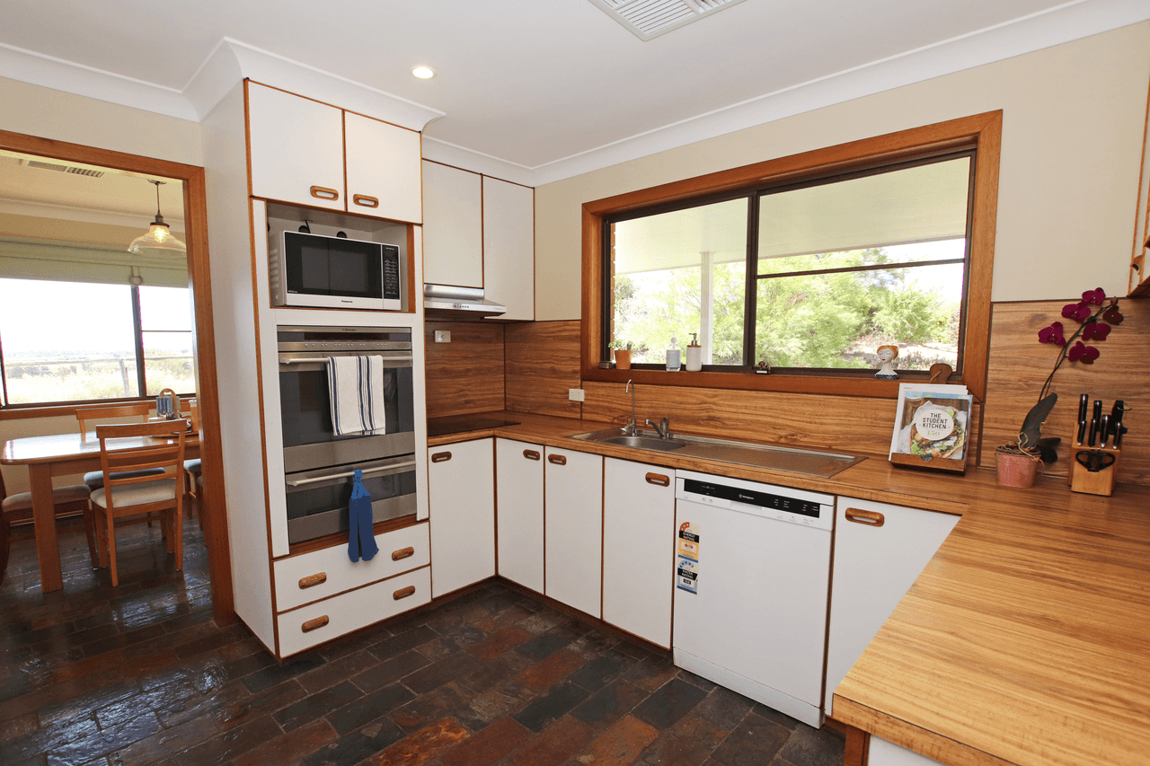 Arkarra / 12793 Dawson Highway, BILOELA, QLD 4715