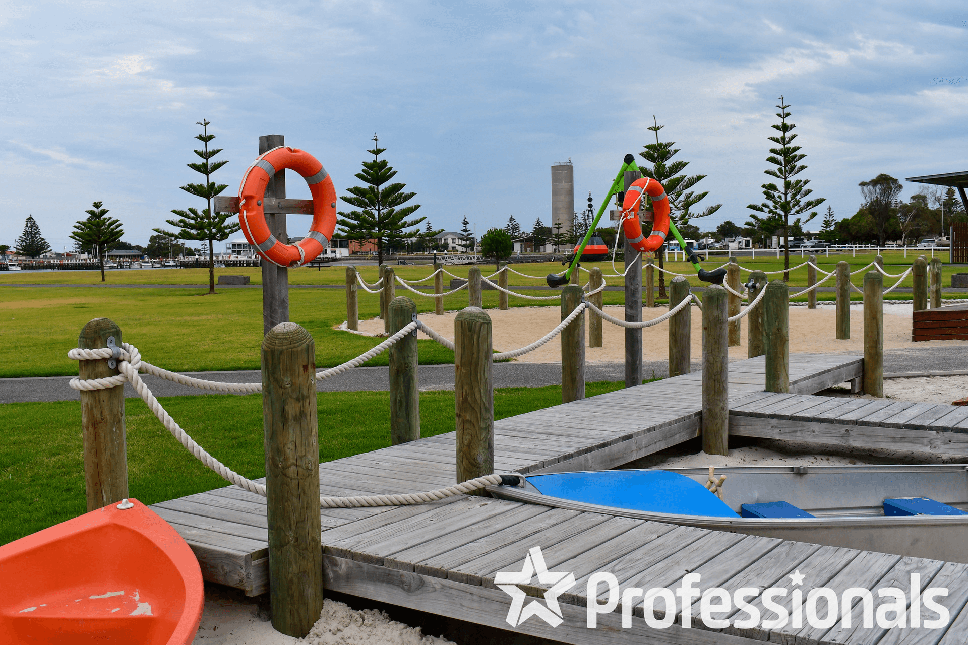 15 Lawrence Street, Port Albert, VIC 3971