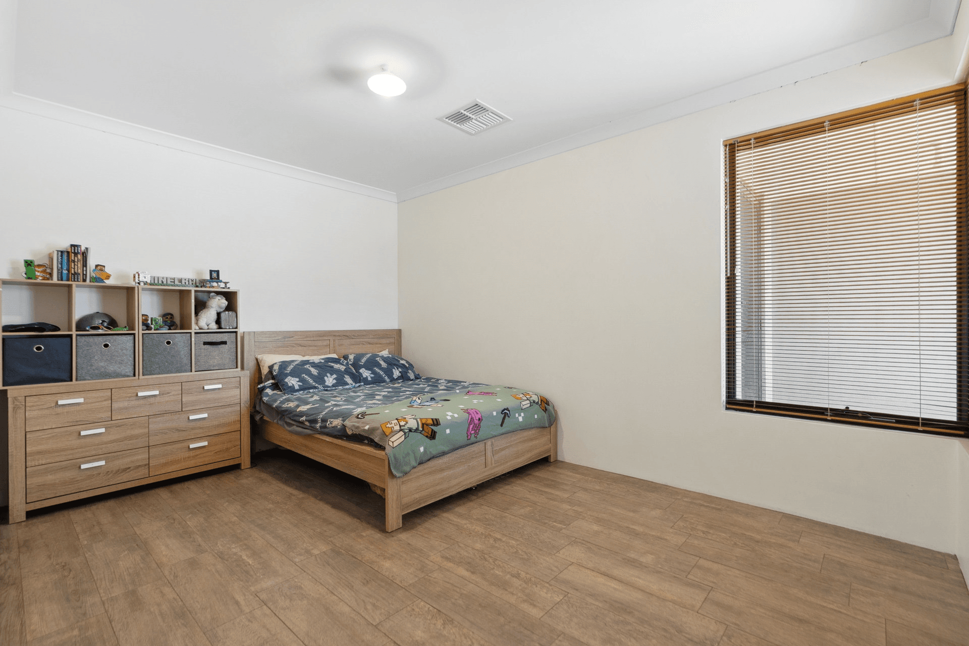 37 Tully Parade, Ellenbrook, WA 6069