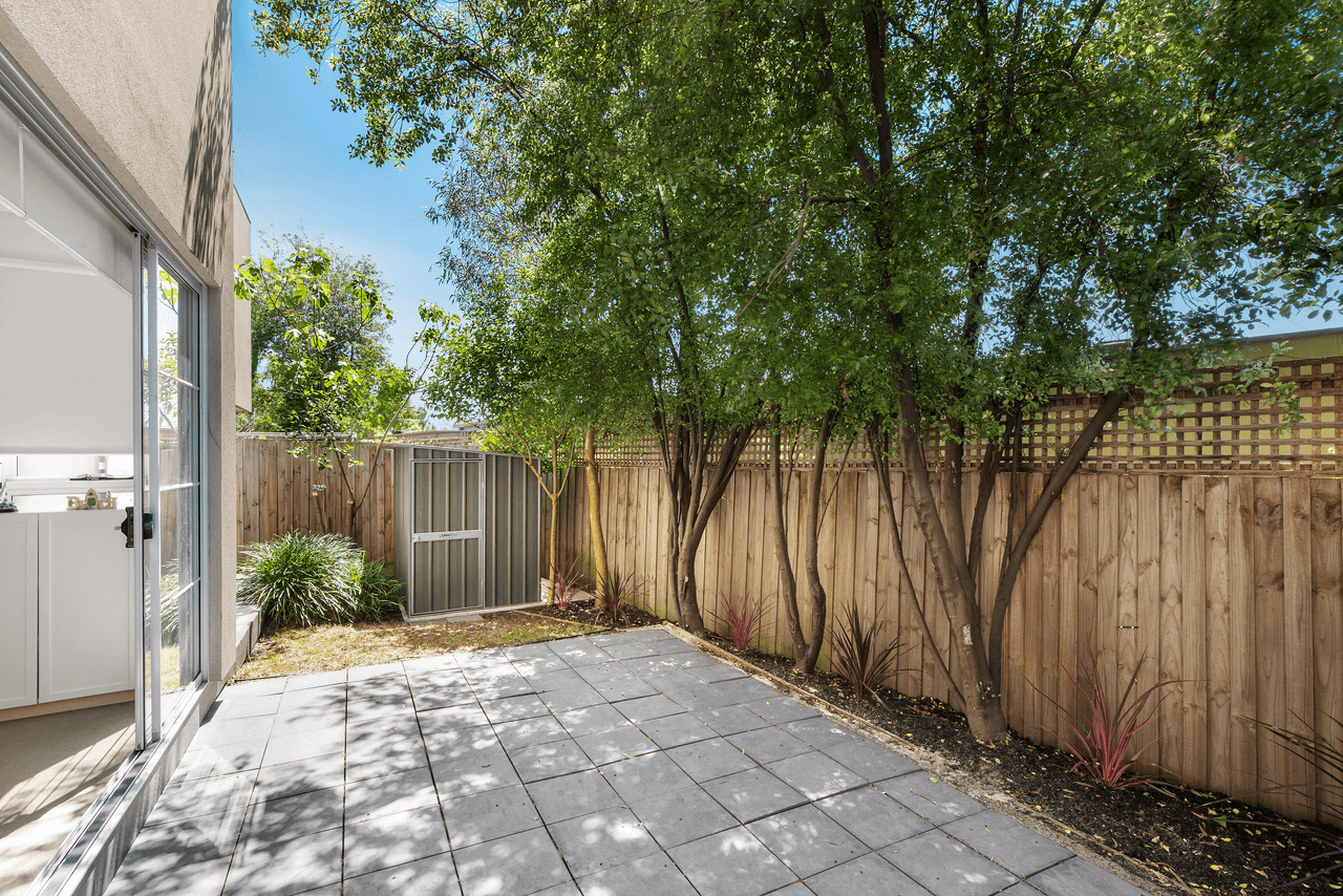 2/4 Dora Avenue, BLACKBURN, VIC 3130