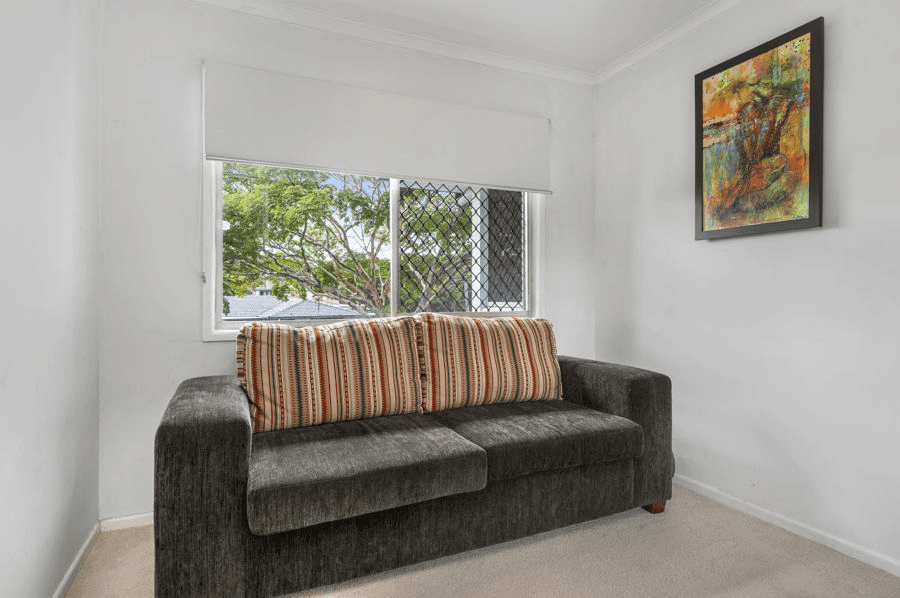 171 Gaynesford Street, HOLLAND PARK WEST, QLD 4121