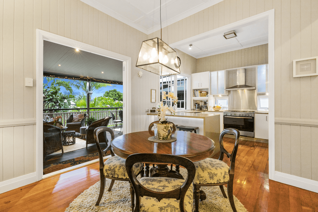 15 Kenilworth Street, SHERWOOD, QLD 4075