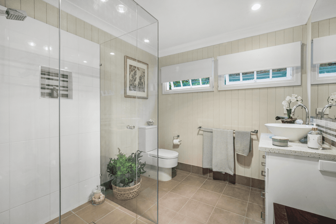 15 Kenilworth Street, SHERWOOD, QLD 4075