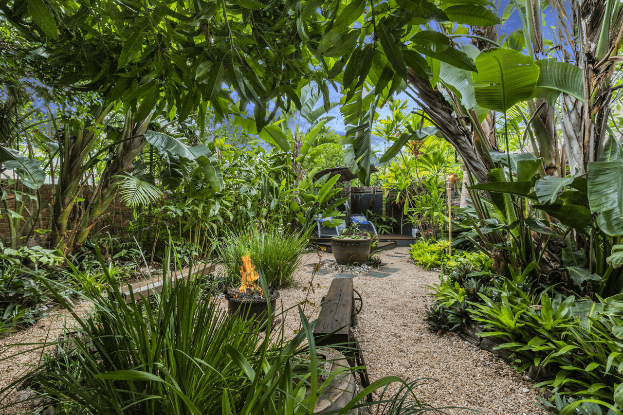 15 Kenilworth Street, SHERWOOD, QLD 4075