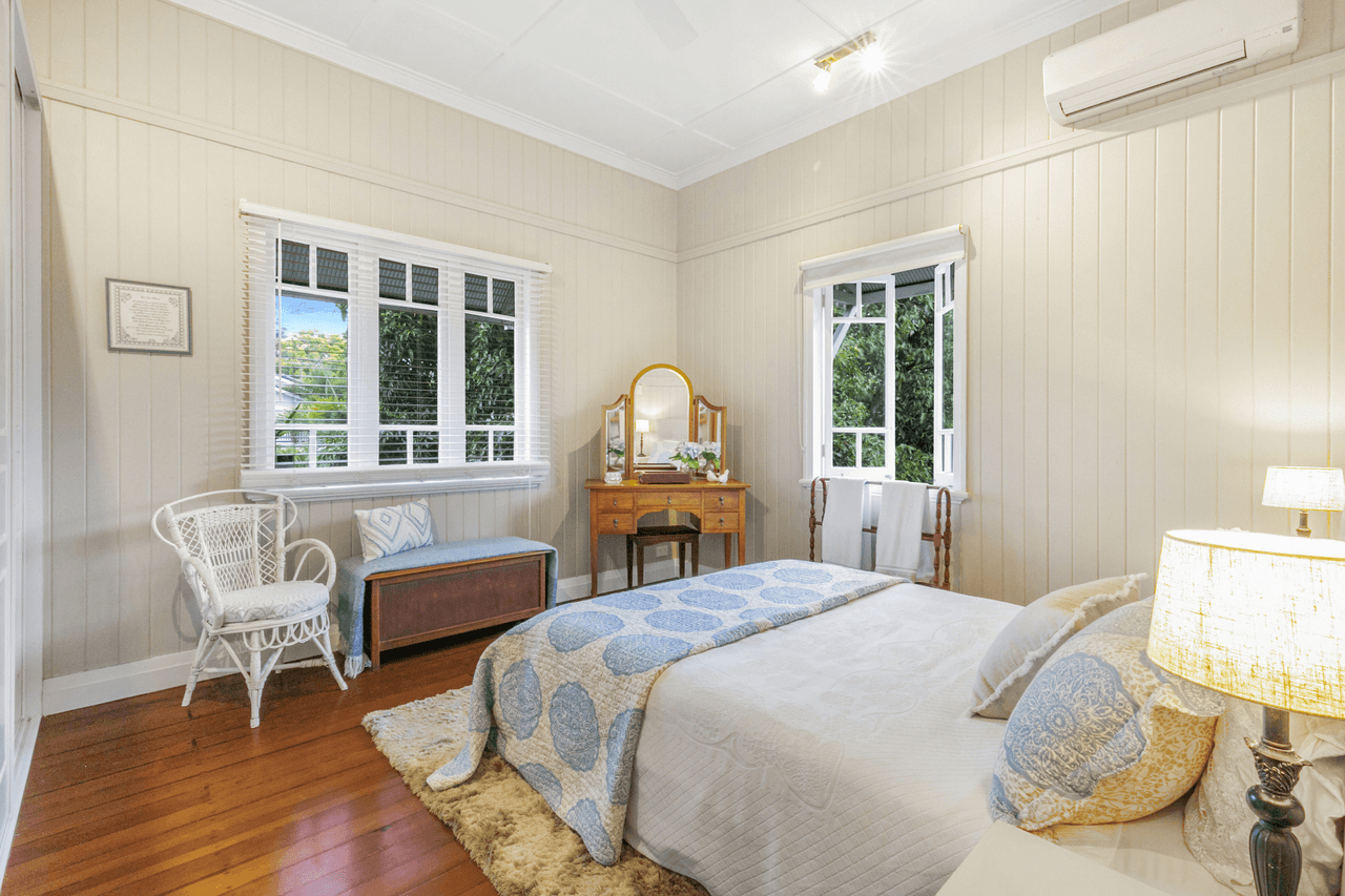 15 Kenilworth Street, SHERWOOD, QLD 4075