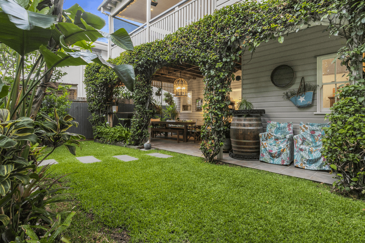 15 Kenilworth Street, SHERWOOD, QLD 4075
