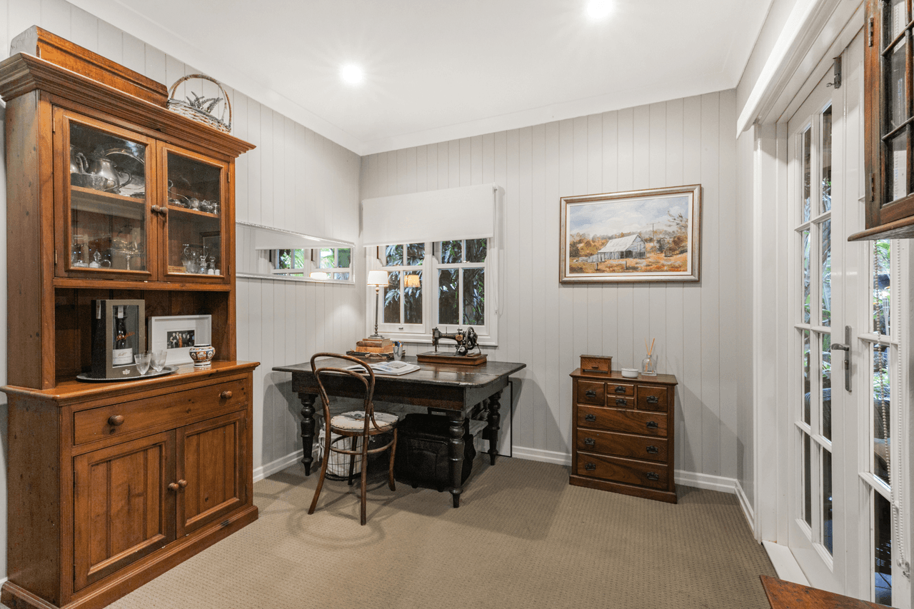 15 Kenilworth Street, SHERWOOD, QLD 4075