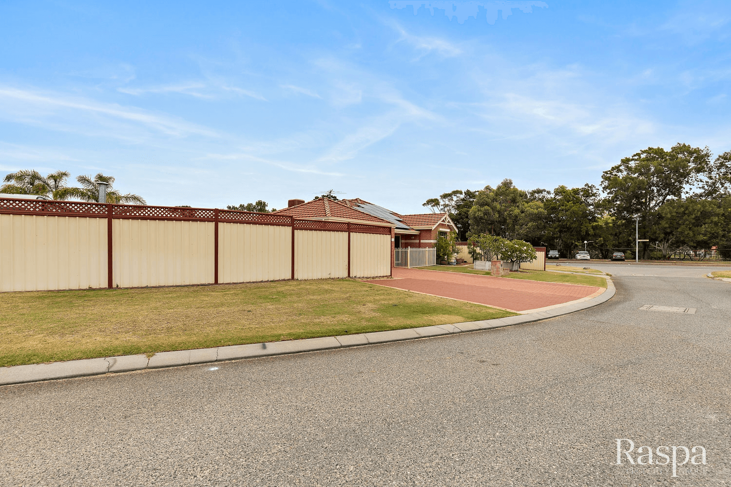 2 Cherbourg Grove, Port Kennedy, WA 6172