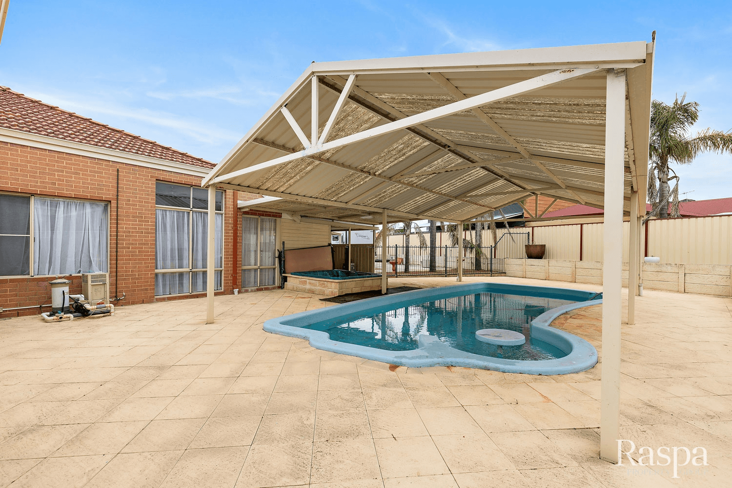 2 Cherbourg Grove, Port Kennedy, WA 6172