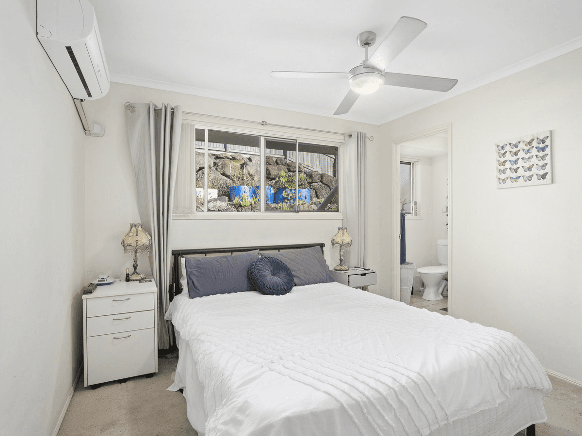 22 Edgehill Drive, NERANG, qld 4211