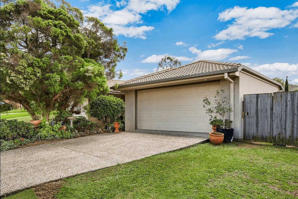 19 Oleosa Close, MOGGILL, QLD 4070