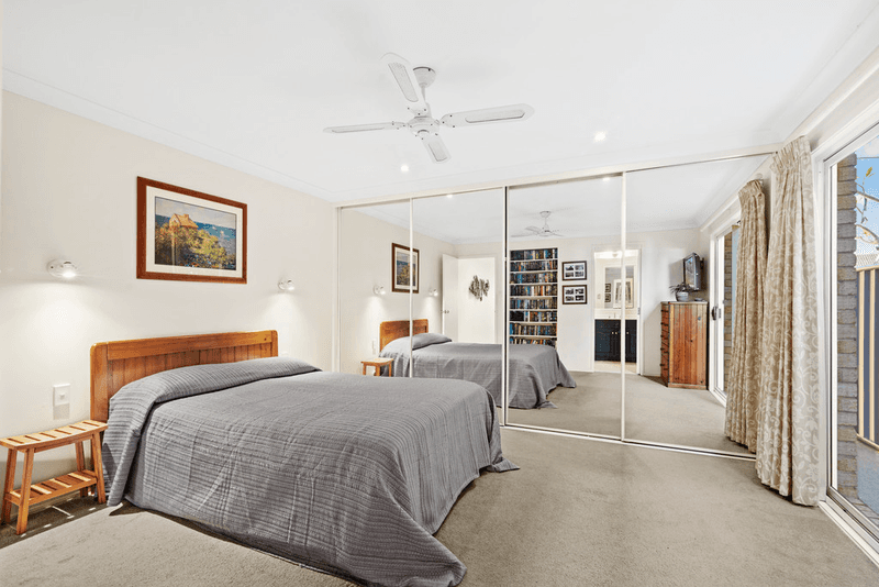 6A Peverill Street, MANNERING PARK, NSW 2259