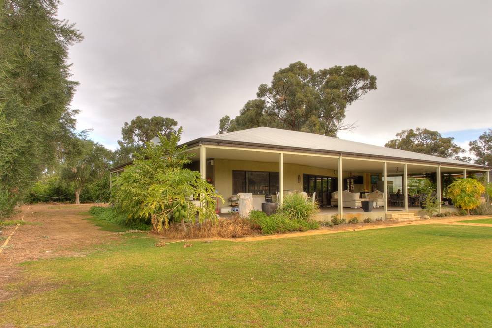 317 Rangeview Drive, Wanerie, WA 6503