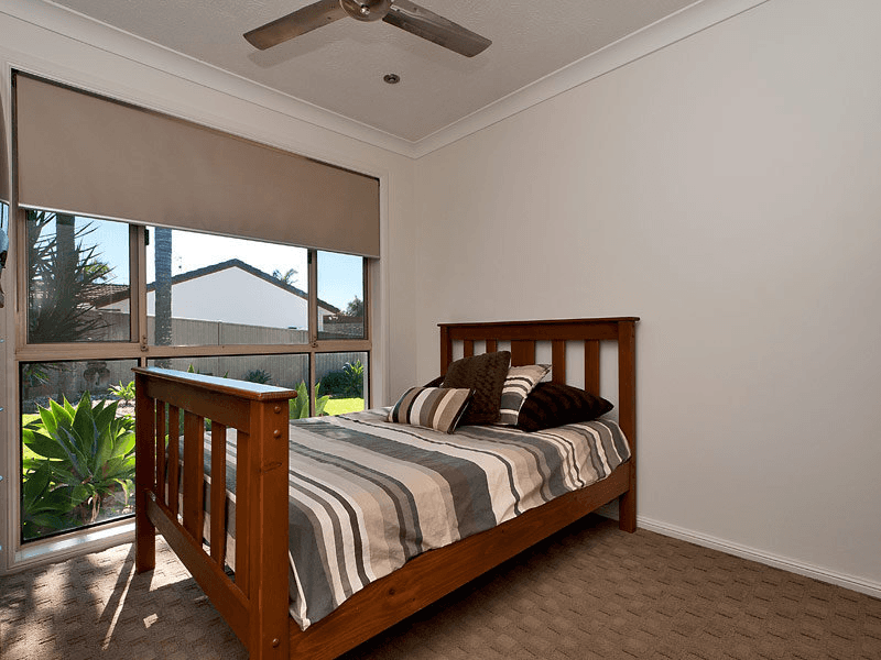 33 Hickey Way, Carrara, QLD 4211