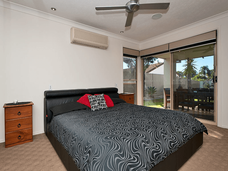 33 Hickey Way, Carrara, QLD 4211