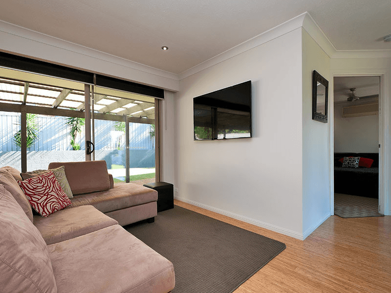 33 Hickey Way, Carrara, QLD 4211