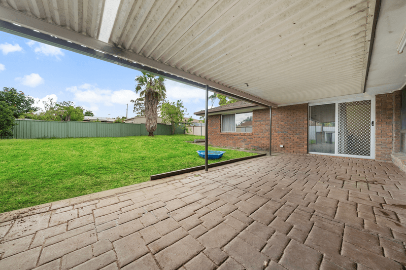 4 Feldspar Street, BETHANIA, QLD 4205