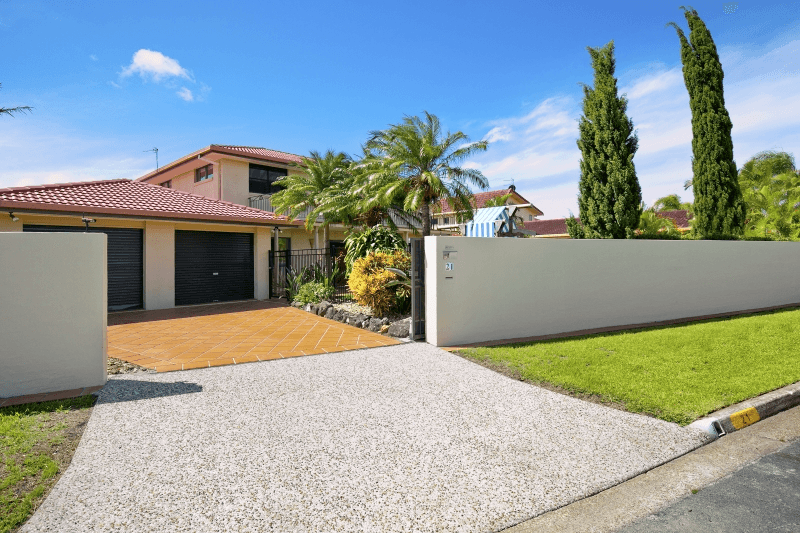 21 Kookaburra Court, BUNDALL, QLD 4217