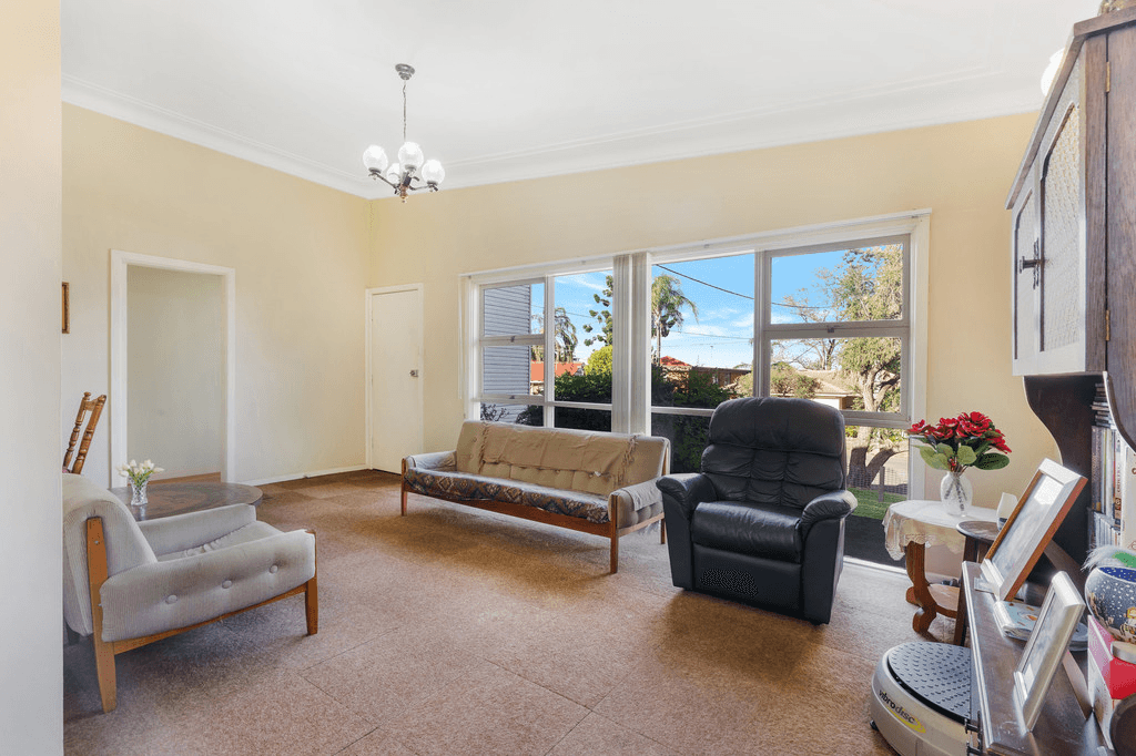 6 Julianne Place, CANLEY HEIGHTS, NSW 2166