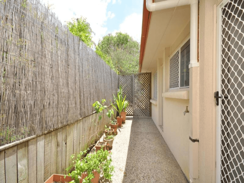 3/104 CARMODY ROAD, ST LUCIA, QLD 4067