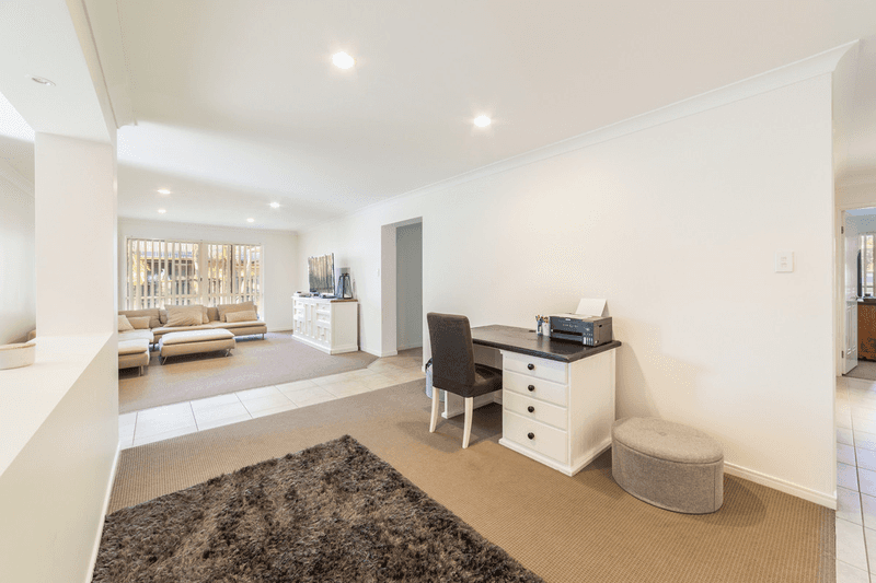 4 Icefire Lane, COOMERA WATERS, QLD 4209