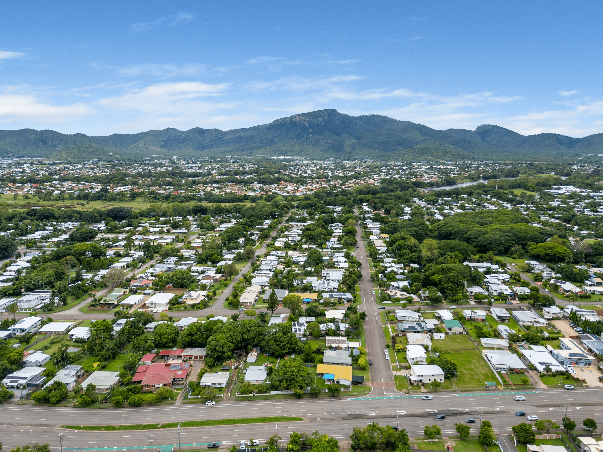 2 Mango Avenue, MUNDINGBURRA, QLD 4812