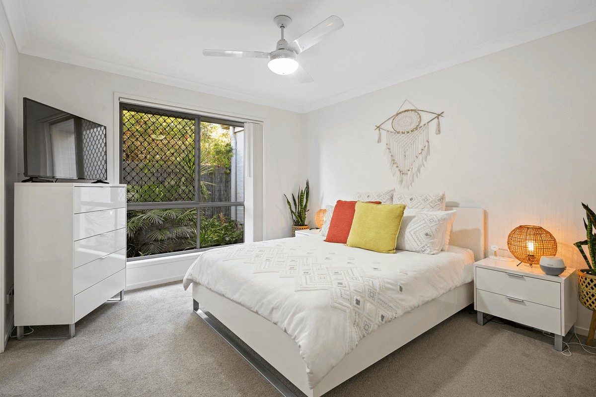 136 Bankswood Drive, REDLAND BAY, QLD 4165