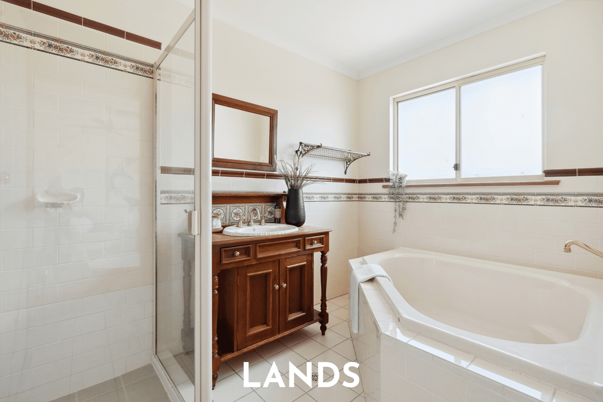 11 Kalmia Court, Hallett Cove, SA 5158