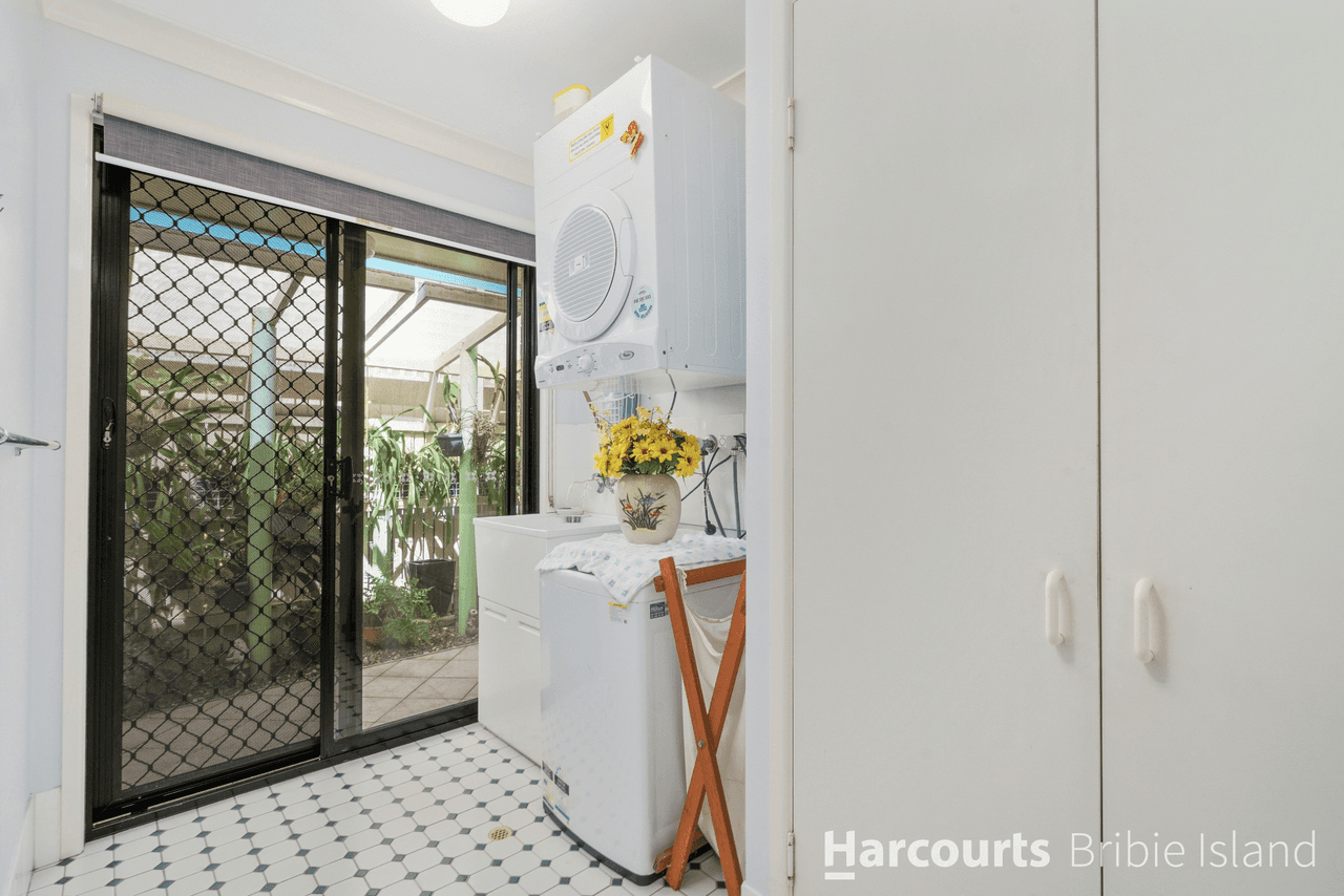 1 Squire Place, SANDSTONE POINT, QLD 4511