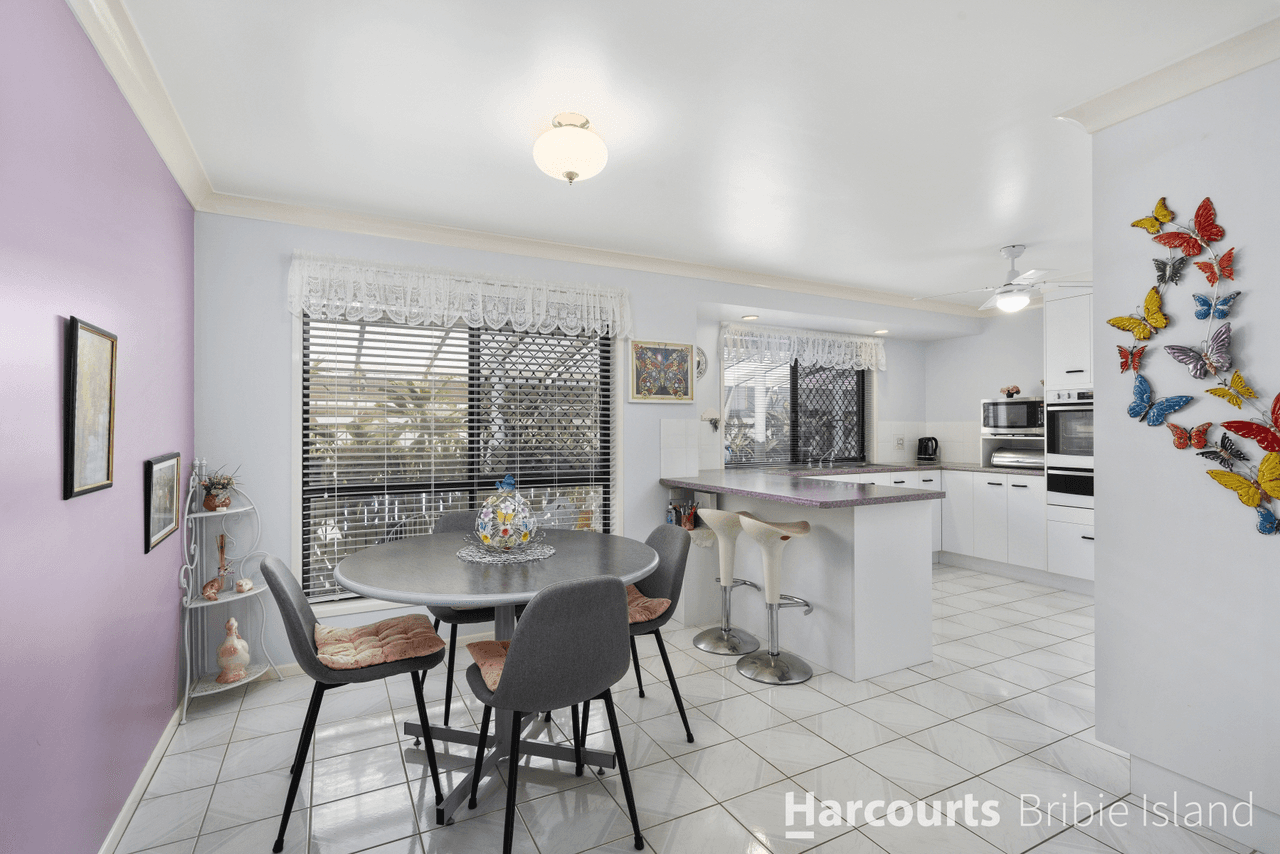 1 Squire Place, SANDSTONE POINT, QLD 4511