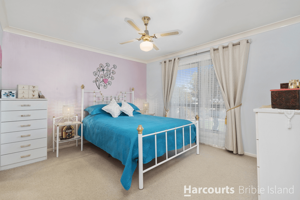 1 Squire Place, SANDSTONE POINT, QLD 4511
