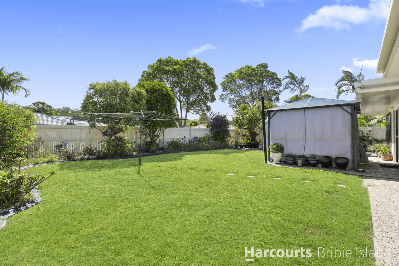 1 Squire Place, SANDSTONE POINT, QLD 4511