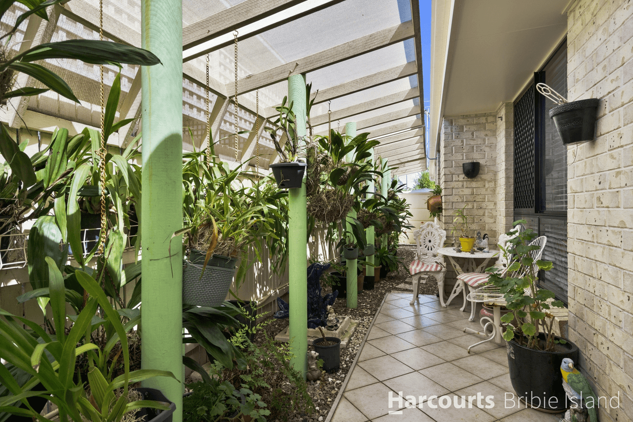 1 Squire Place, SANDSTONE POINT, QLD 4511